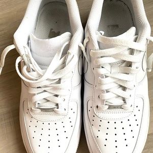 NIKE Airforce1- size 8.5 men